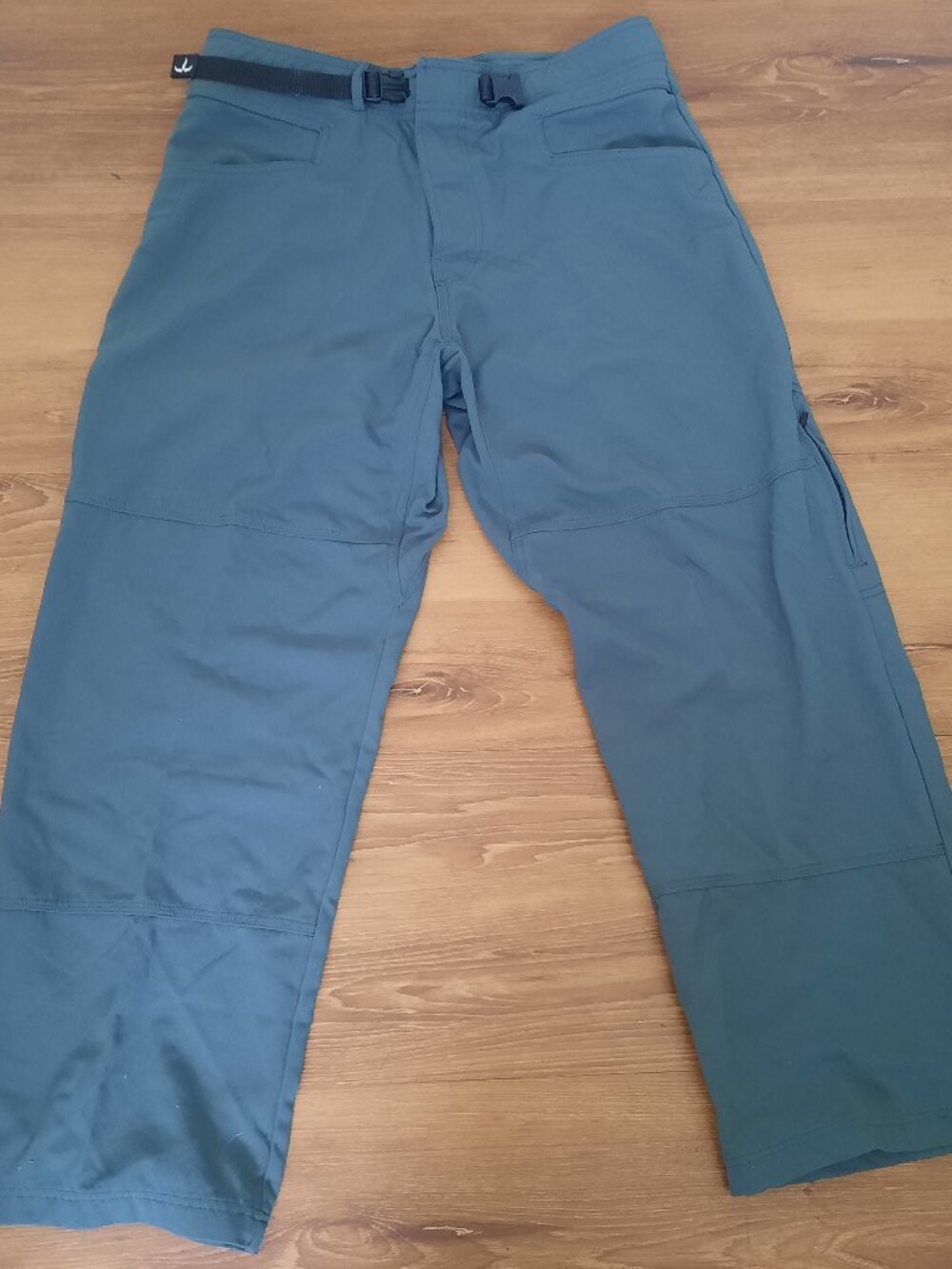 Prana  outdoor Hiking Pants   Size M  approx.  31x27   Dark Green